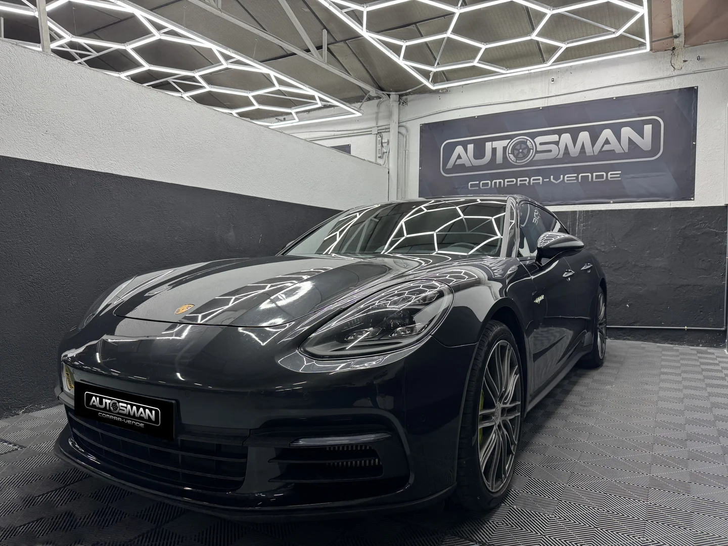PORSCHE Panamera 4 EHybrid Sport Turismo 2020 Híbrido Negro - Vista lateral